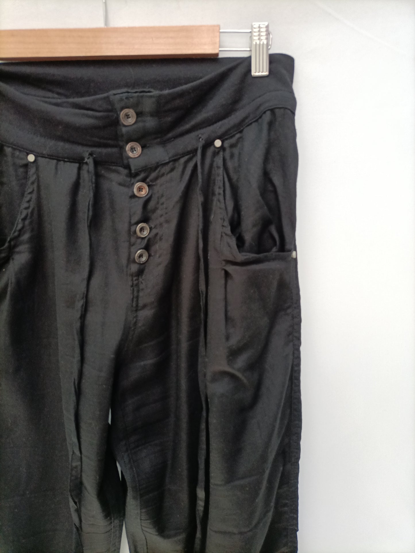 ZARA. Pantalón negro fluido T.m