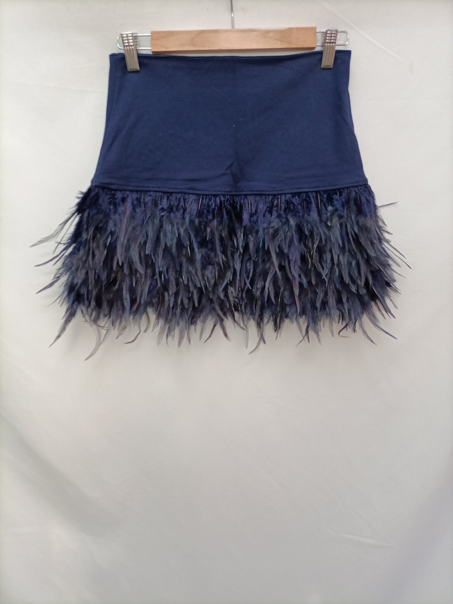 MAY&CO. Falda corta plumas T.s
