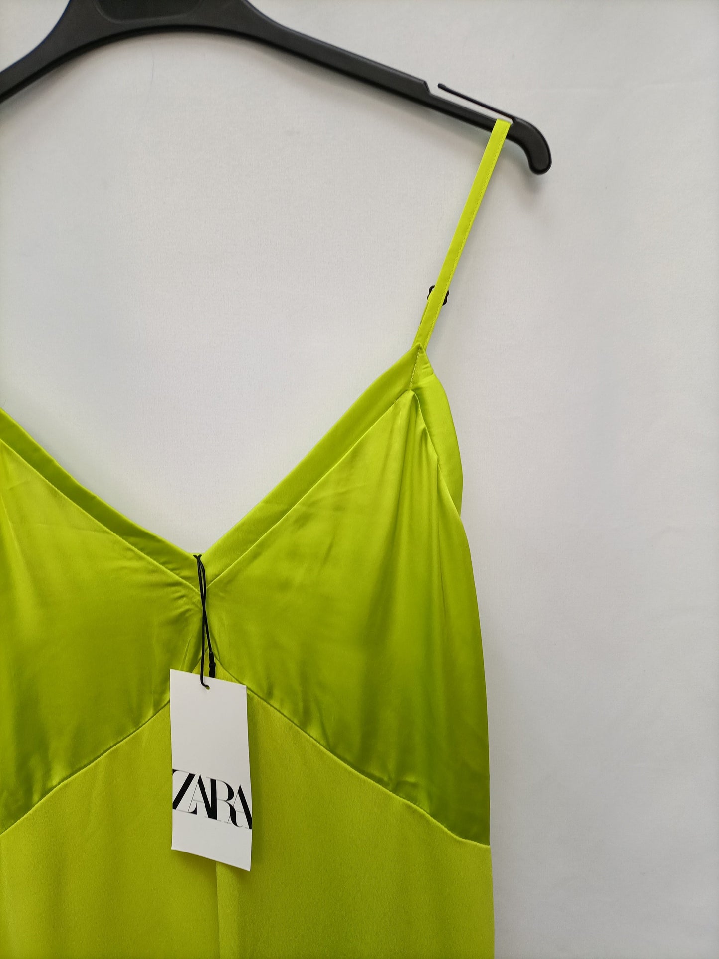 ZARA. Vestido midi lencero T.s