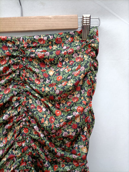 ZARA. Gathered floral skirt T.xs