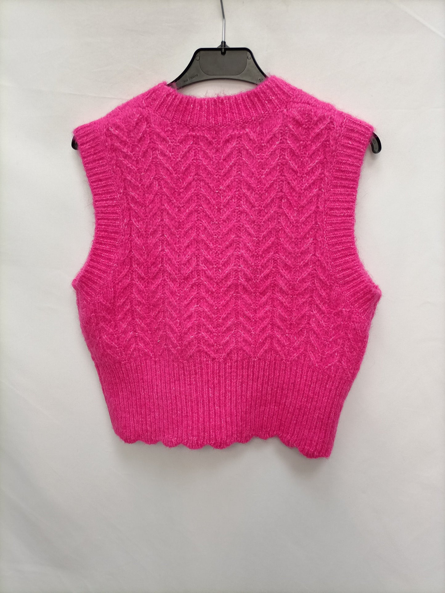 ZARA. Pink sleeveless Ts sweater