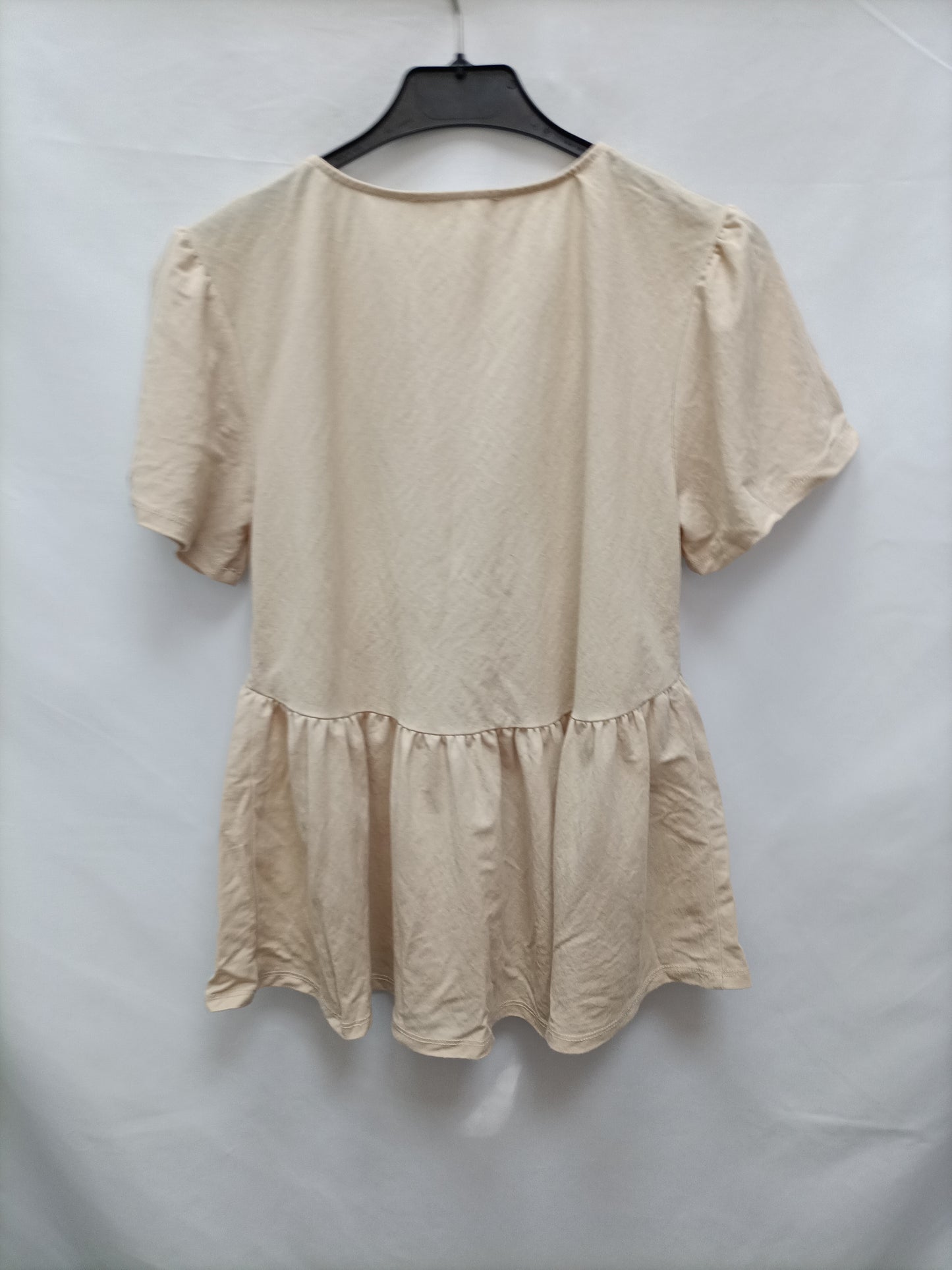 MANGO. Beige buttoned blouse T.xs