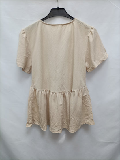 MANGO. Beige buttoned blouse T.xs