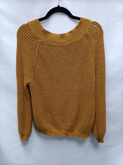 ZARA. Mustard Ts sweater