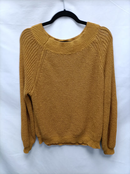 ZARA. Mustard Ts sweater