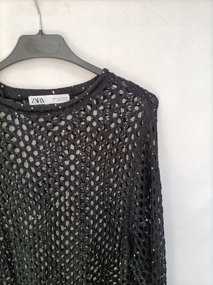 ZARA. Black die-cut Ts sweater