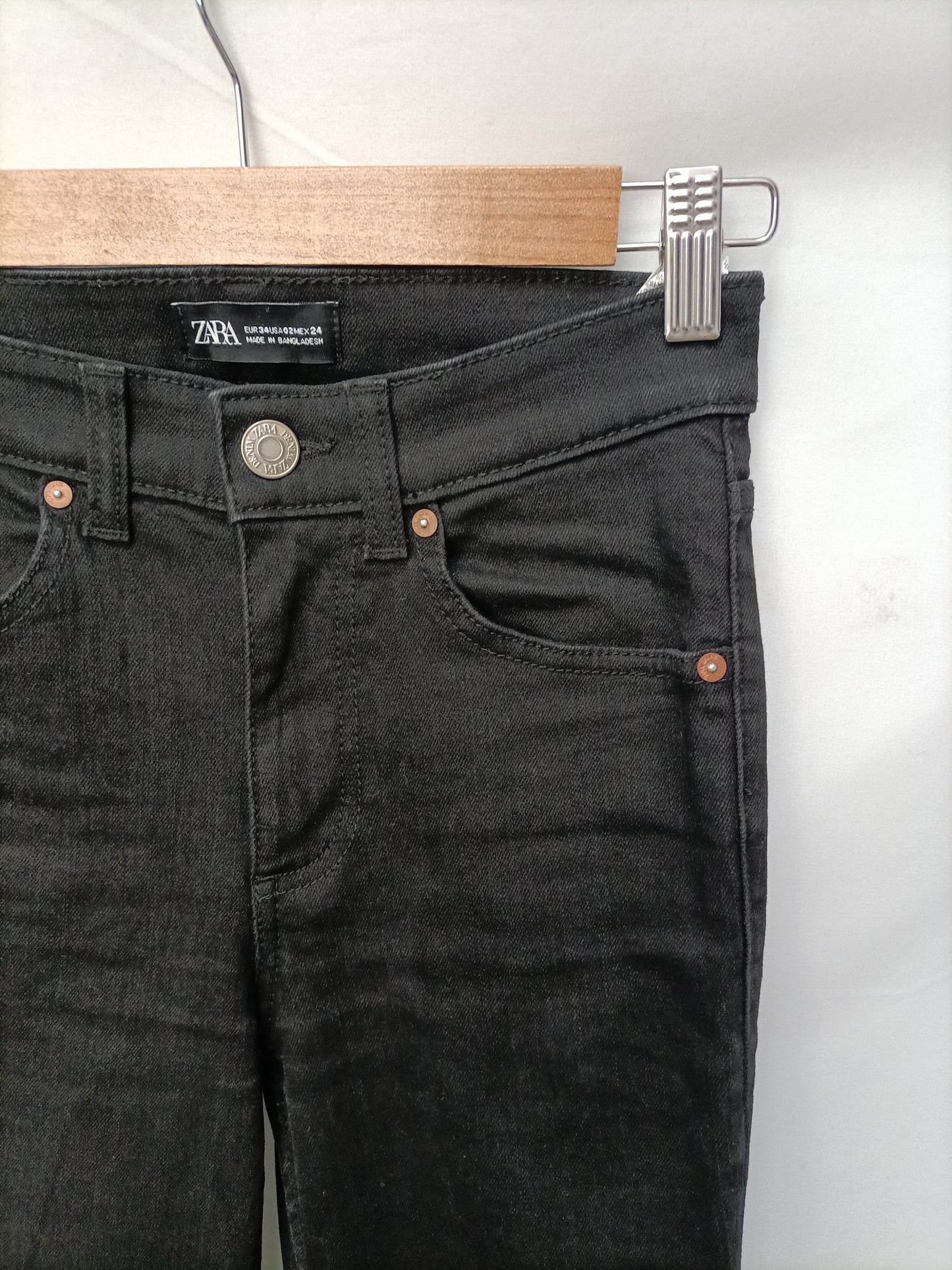 ZARA. Black flared trousers, size 34