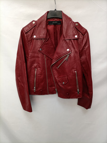 ZARA. Burgundy faux leather jacket Ts