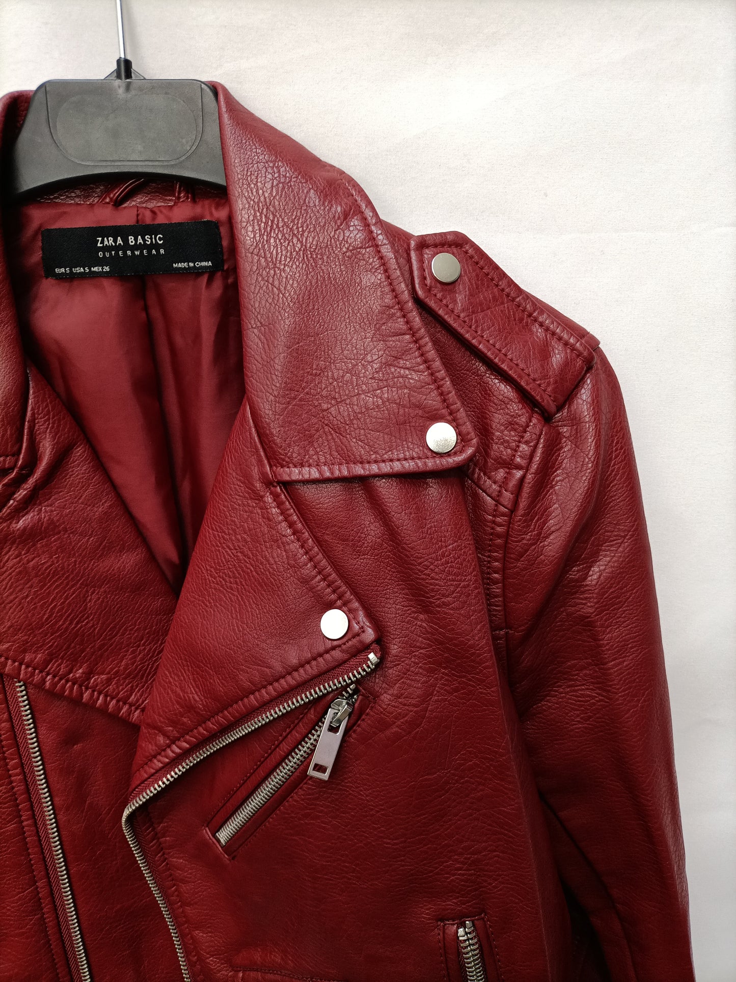 ZARA. Burgundy faux leather jacket Ts
