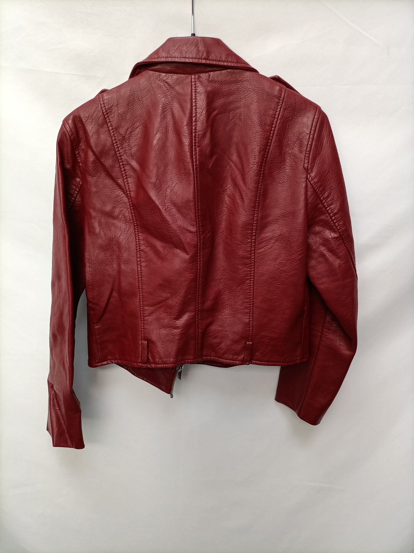 ZARA. Burgundy faux leather jacket Ts