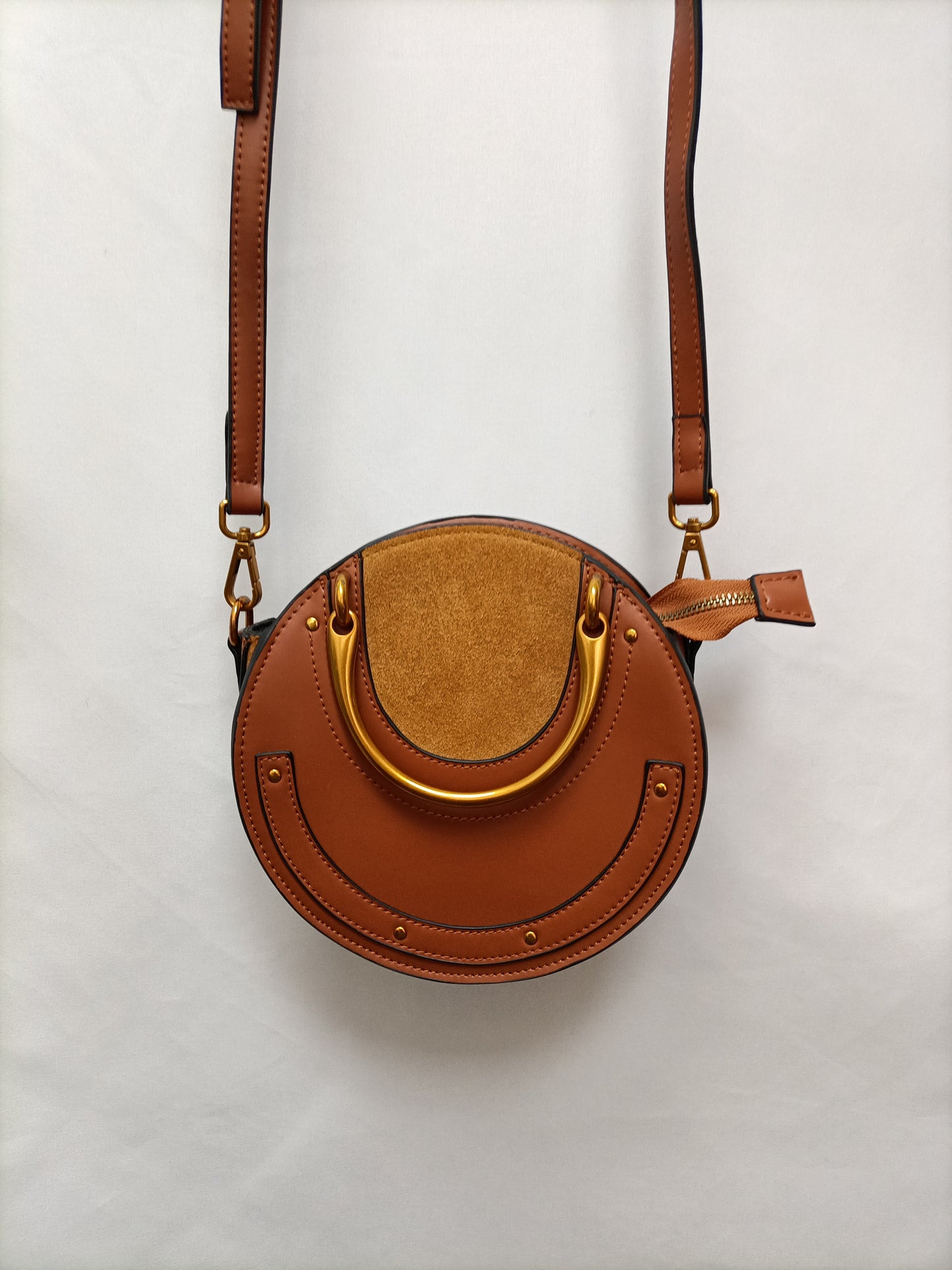 OTHERS. Double-textured round bag