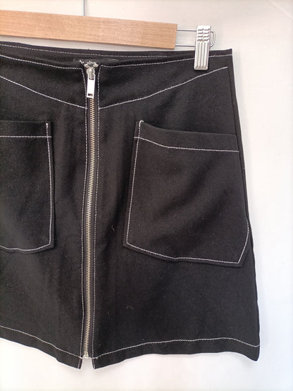 STRADIVARIUS. Black skirt with seams, size 36