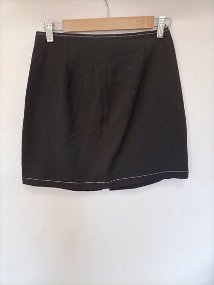 STRADIVARIUS. Black skirt with seams, size 36