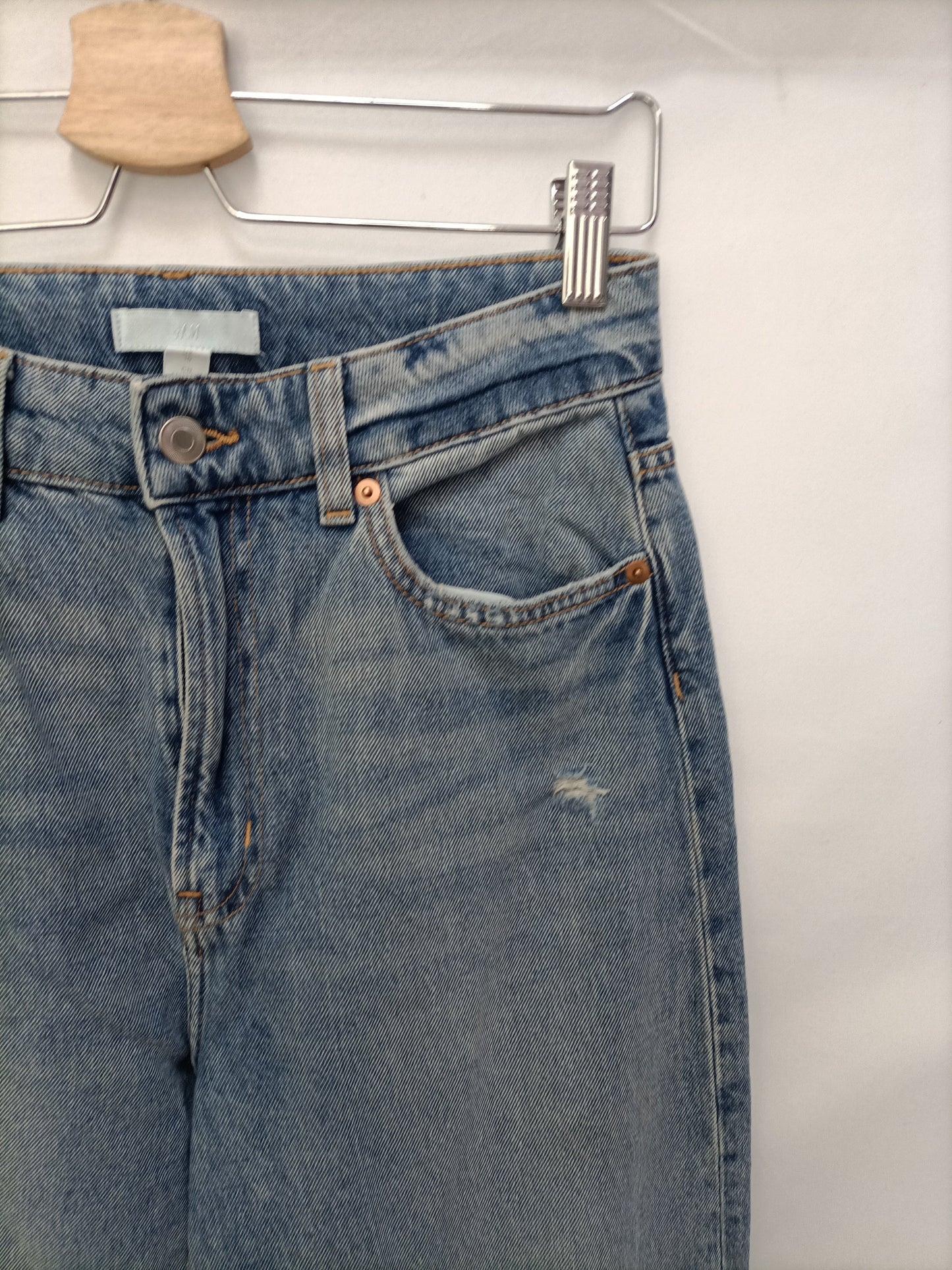 H&M. Vaqueros anchos  T.38