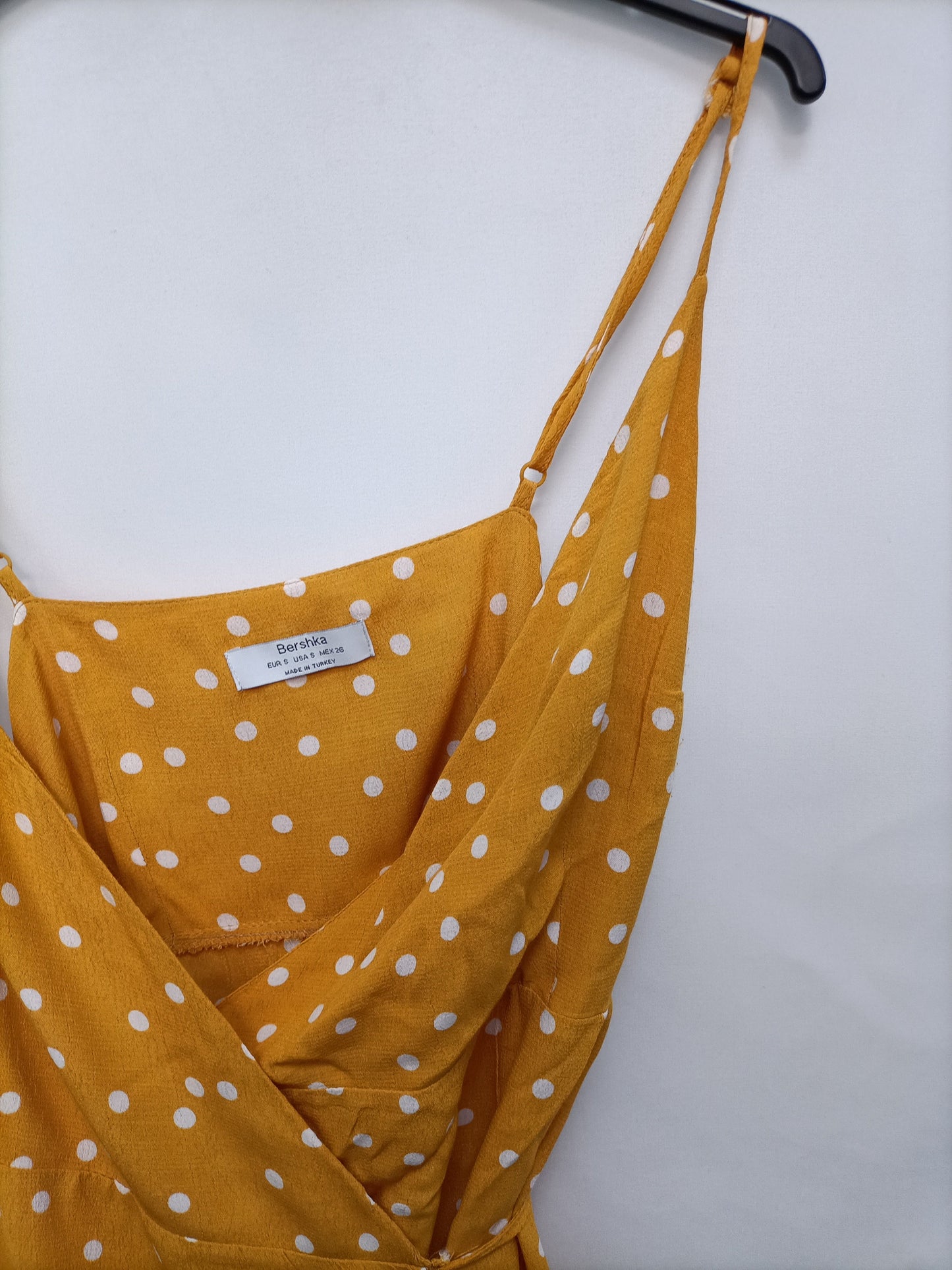 BERSHKA. Vestido lunares T.s