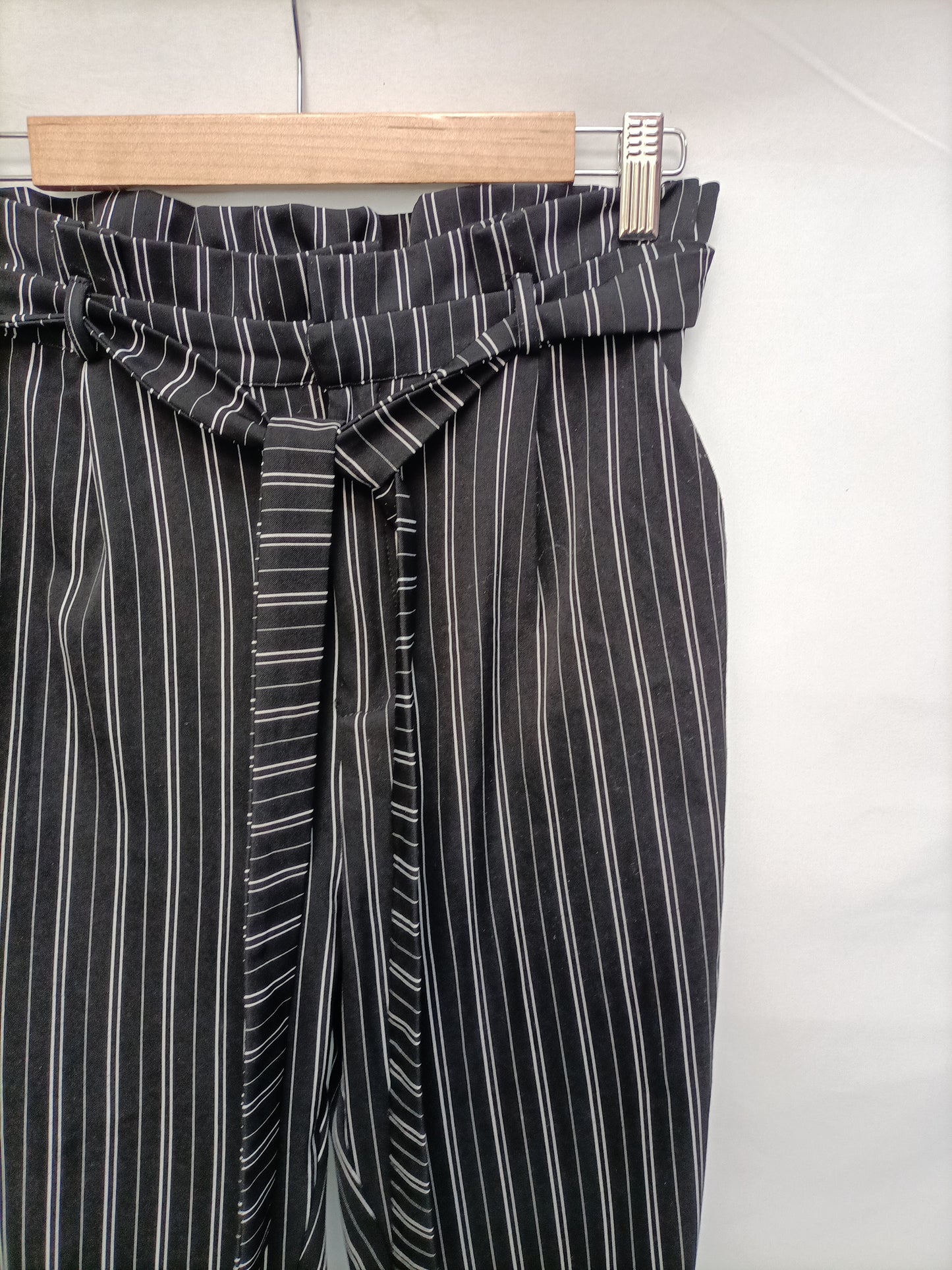 PULL&amp;BEAR. Flowy Ts striped trousers