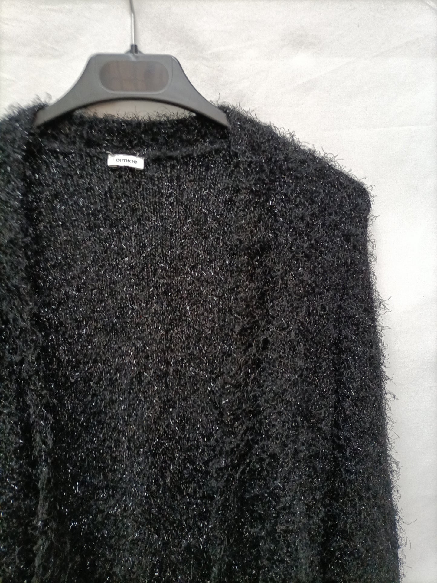 PIMKIE. Rebeca negra pelito T.s