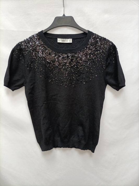 ZARA. Top negro lentejuelas T.s