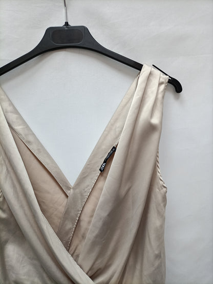 ZARA. Body beige satinado T.s