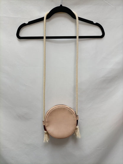 PARFOIS. Bolso redondo nude