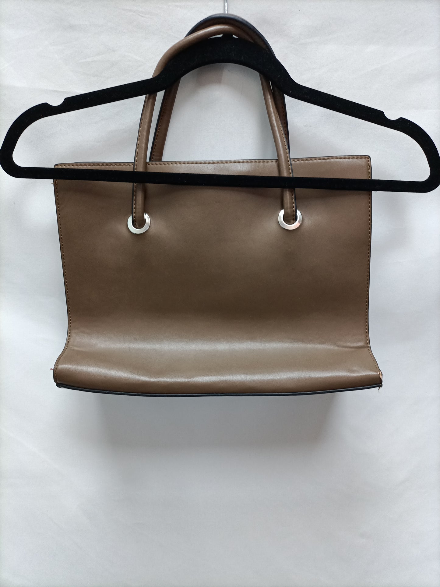 PARFOIS. Bolso marrón estilo cartera