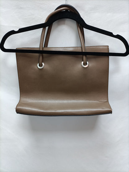 PARFOIS. Bolso marrón estilo cartera