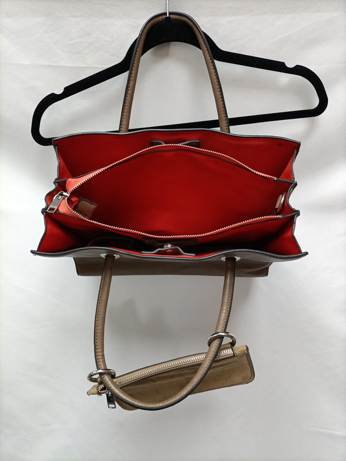 PARFOIS. Bolso marrón estilo cartera