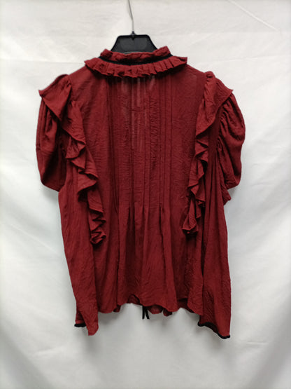 ZARA. Blusa burdeos volantes T.l