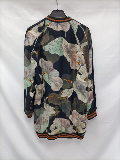 ZARA. Bomber larga flores  T.m
