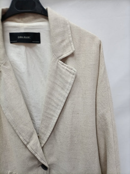 ZARA. Abrigo fino beige T.m