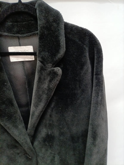 ZARA. Abrigo pelo negro  T.m