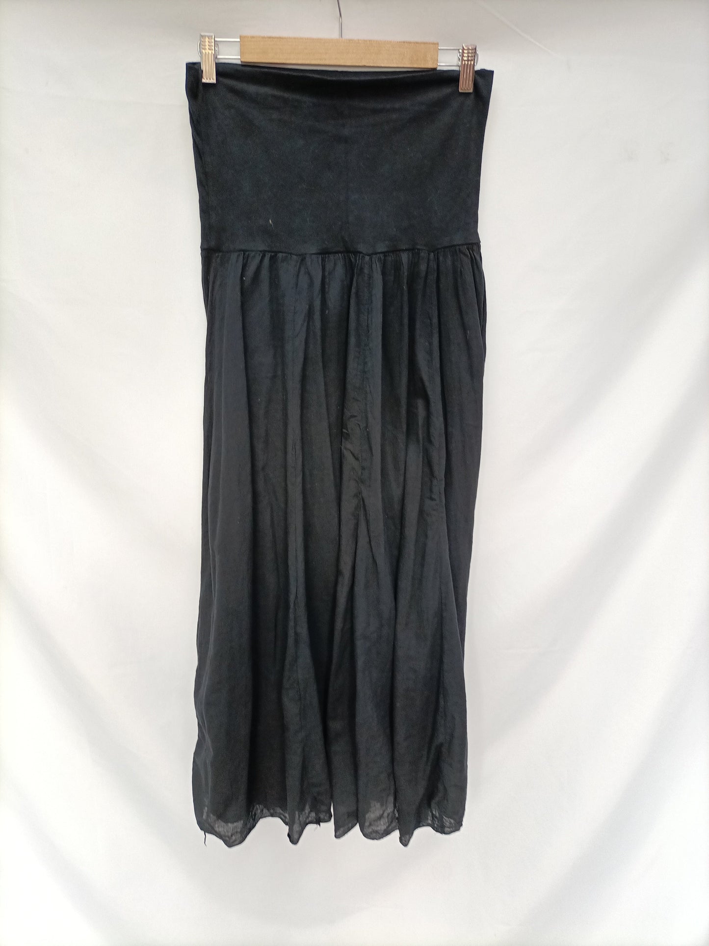 OTRAS. Falda negra larga T.u (s)