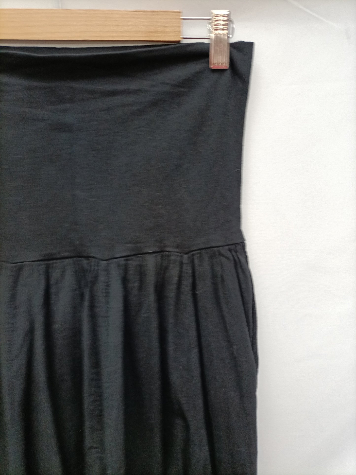 OTRAS. Falda negra larga T.u (s)