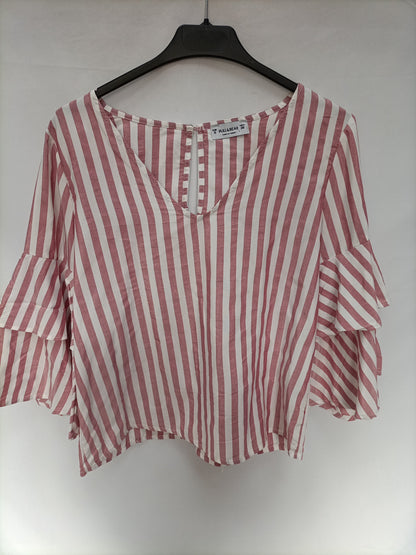 PULL&amp;BEAR. Red and white striped Ts top