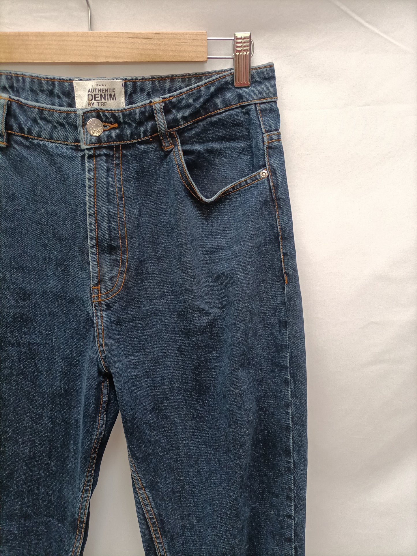 ZARA. Pantalón denim boyfriend  T.38
