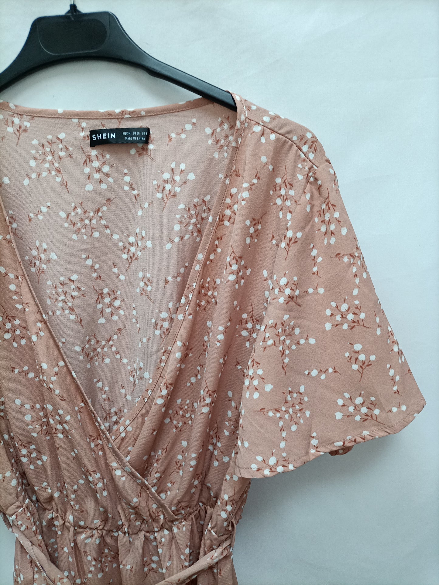 SHEIN. Vestido corto flores  T.M