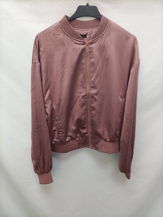 OYSHO. Bomber rosa satinado T.s