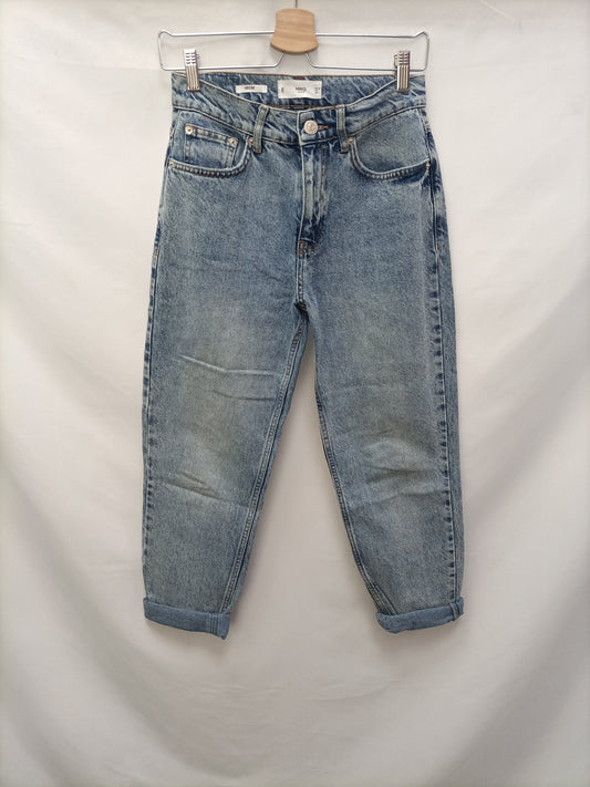 MANGO. Pantalón vaquero desgastado T.34