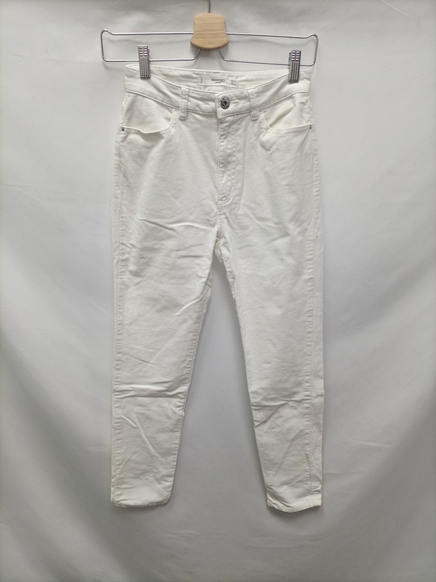 MANGO. Pantalón blanco pana T.36