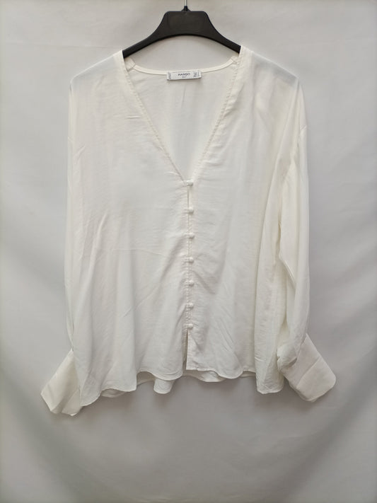 MANGO. Blusa blanca fluida T.S