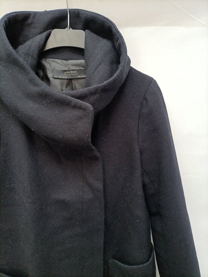 ZARA. Abrigo de paño azul T.s