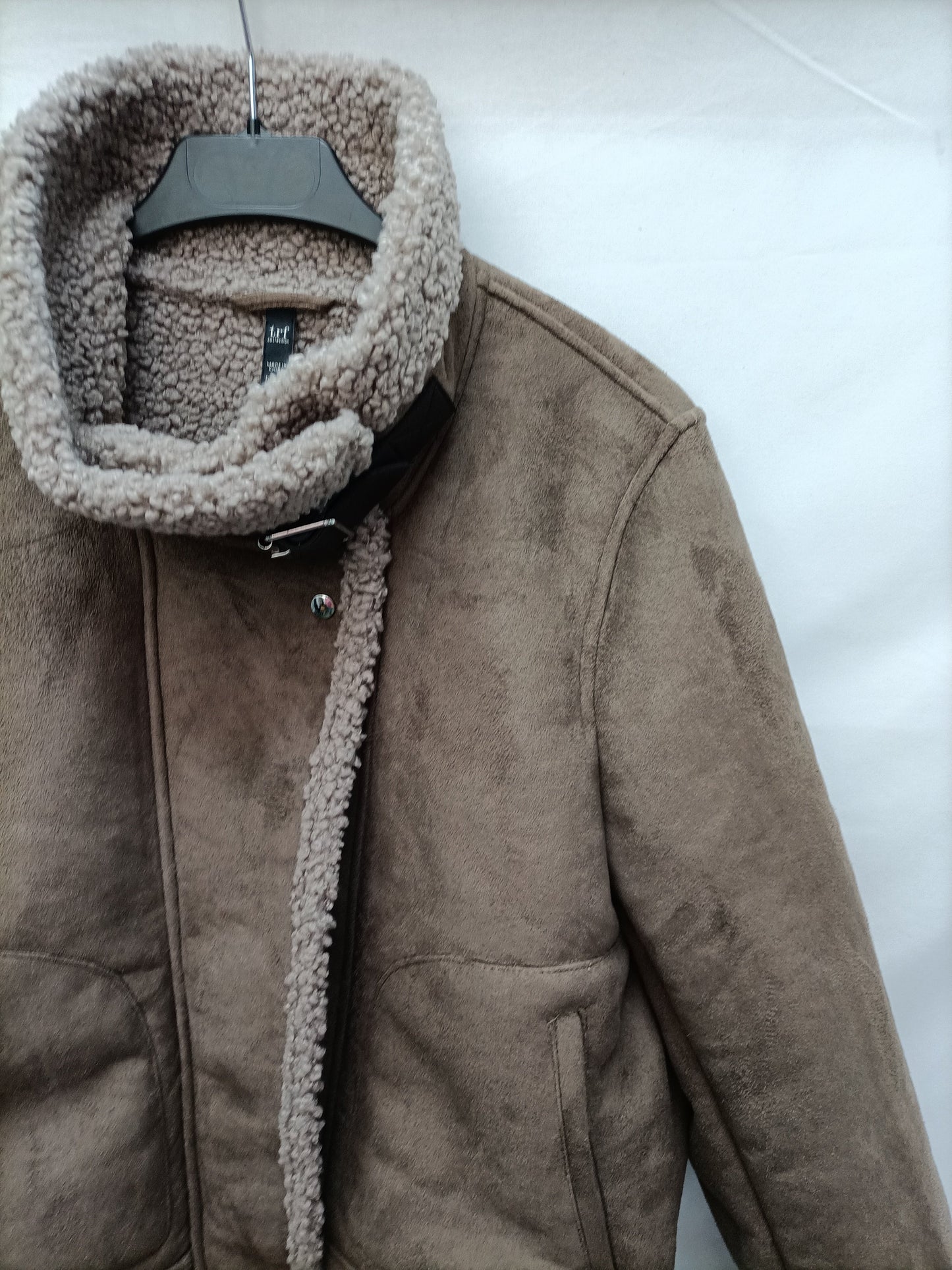 ZARA. Cazadora borrego marrón T.m