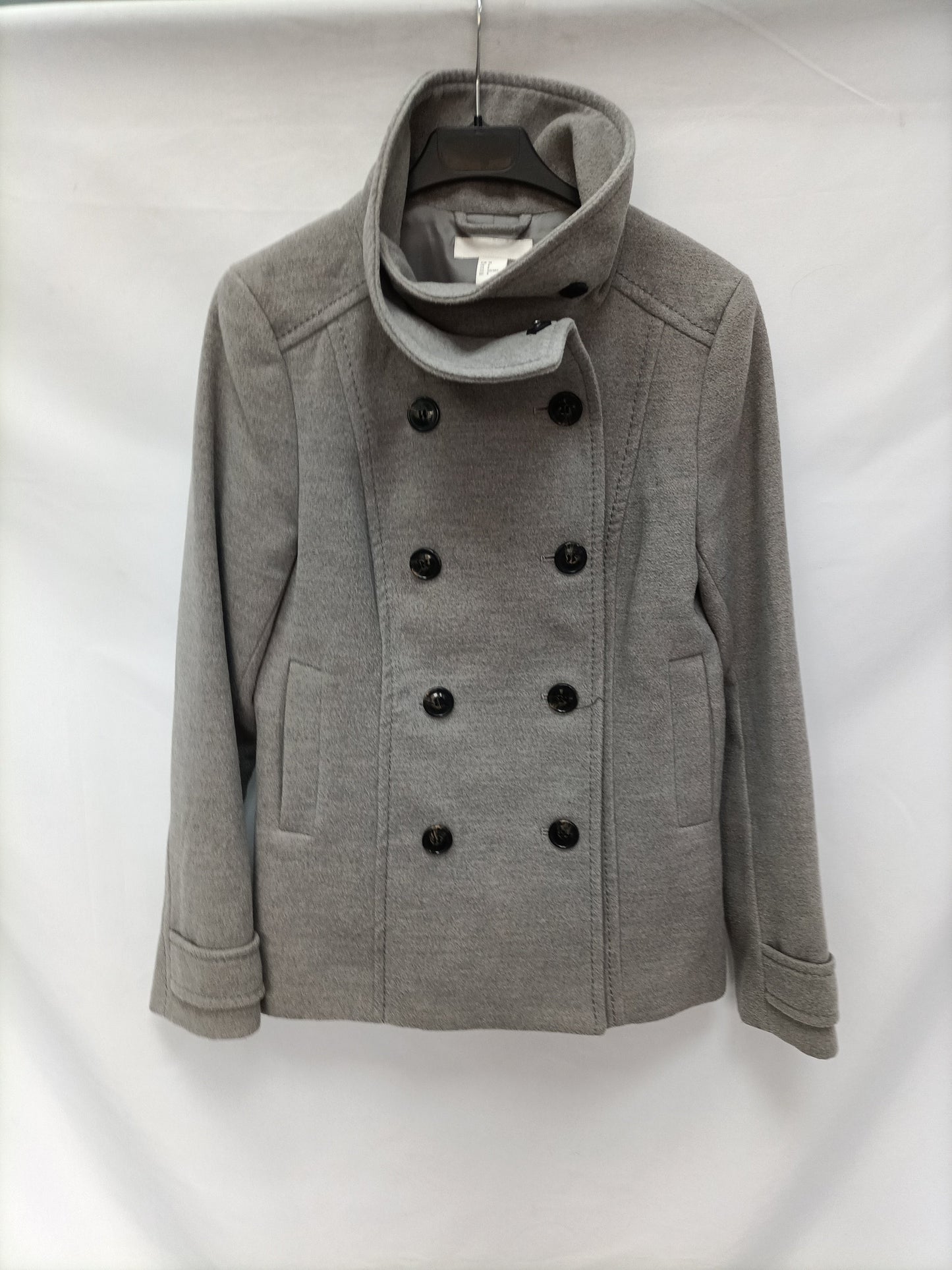 H&amp;M. Light grey double-breasted coat size 38