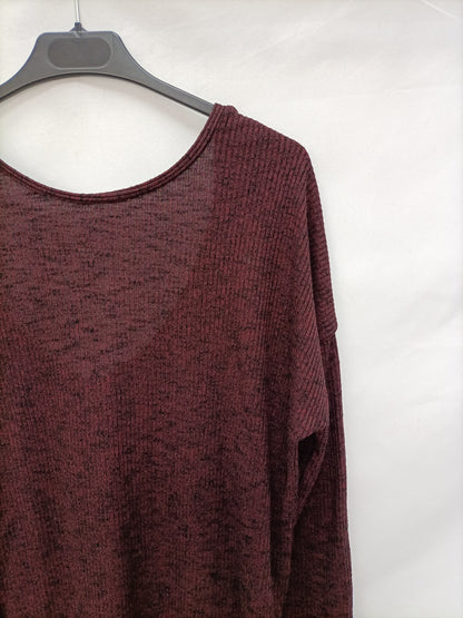 PULL&amp; BEAR. Burgundy Heather T-Shirt (M)