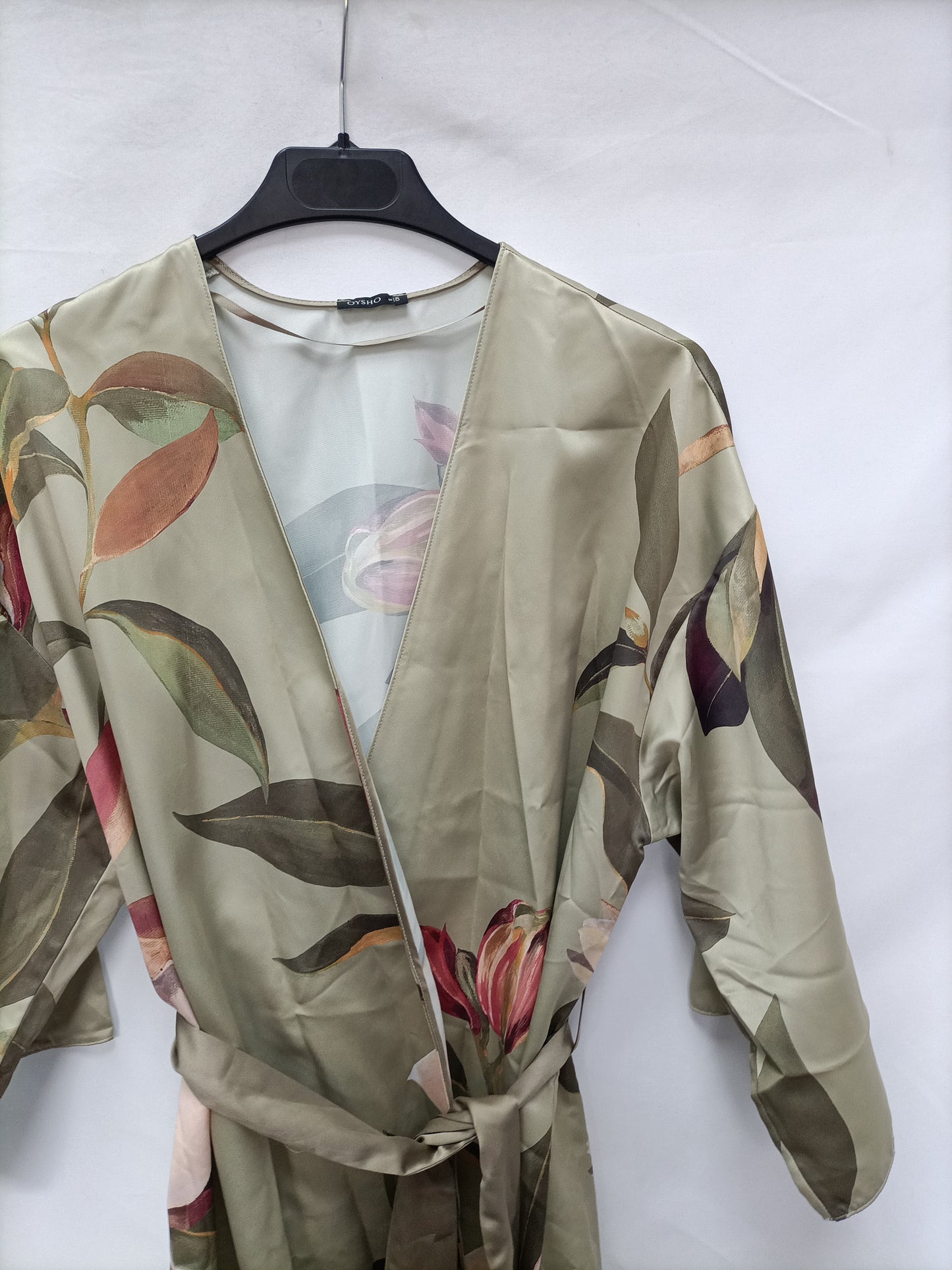 OYSHO. Kimono/bata verde flores  T.s