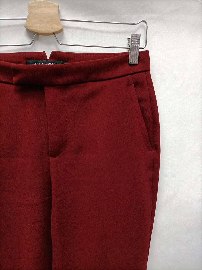 ZARA. Pantalón burdeos de vestir T.xs – Hibuy market