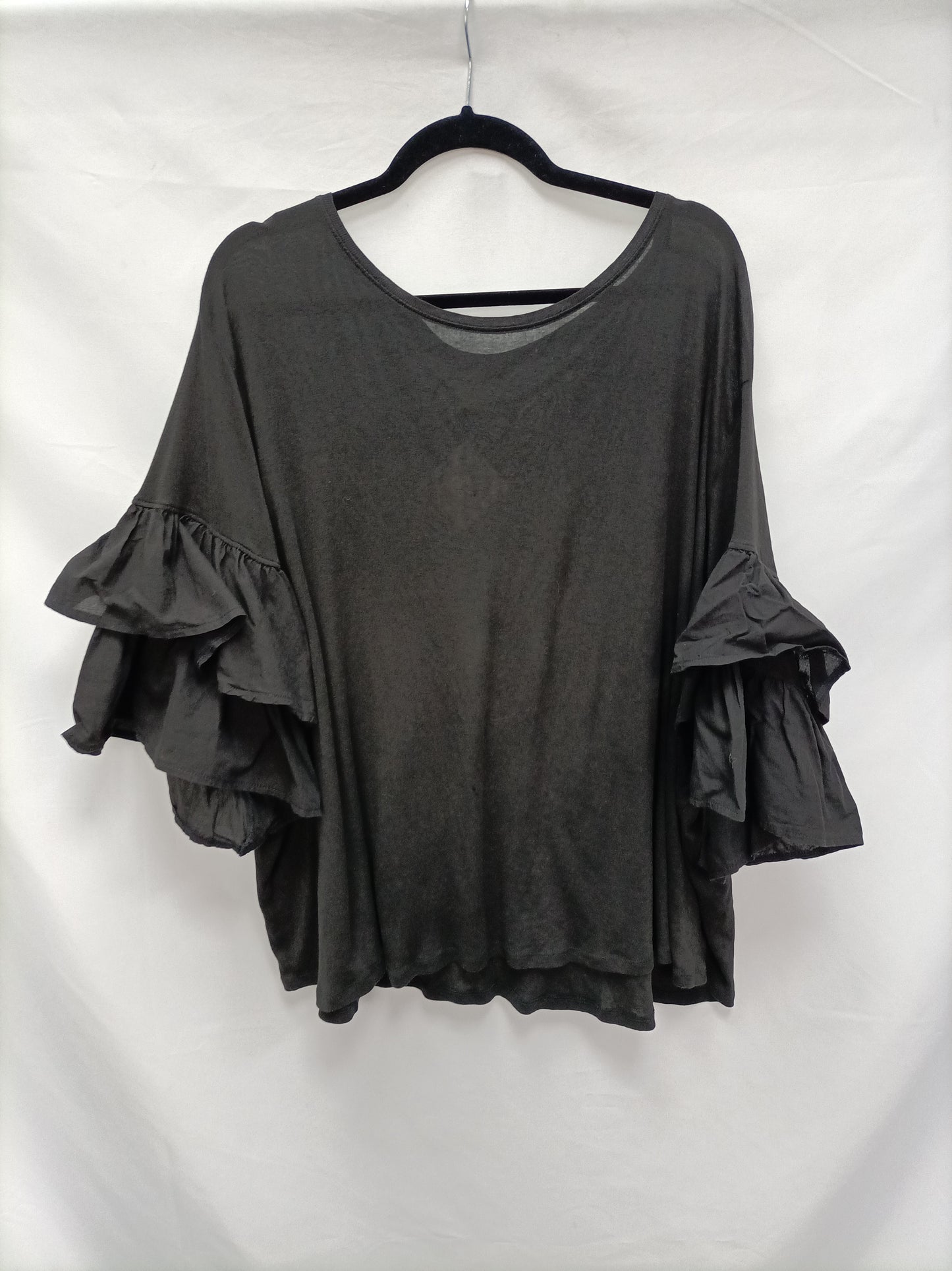 H&amp;M. Ruffle sleeve t-shirt S.4xl