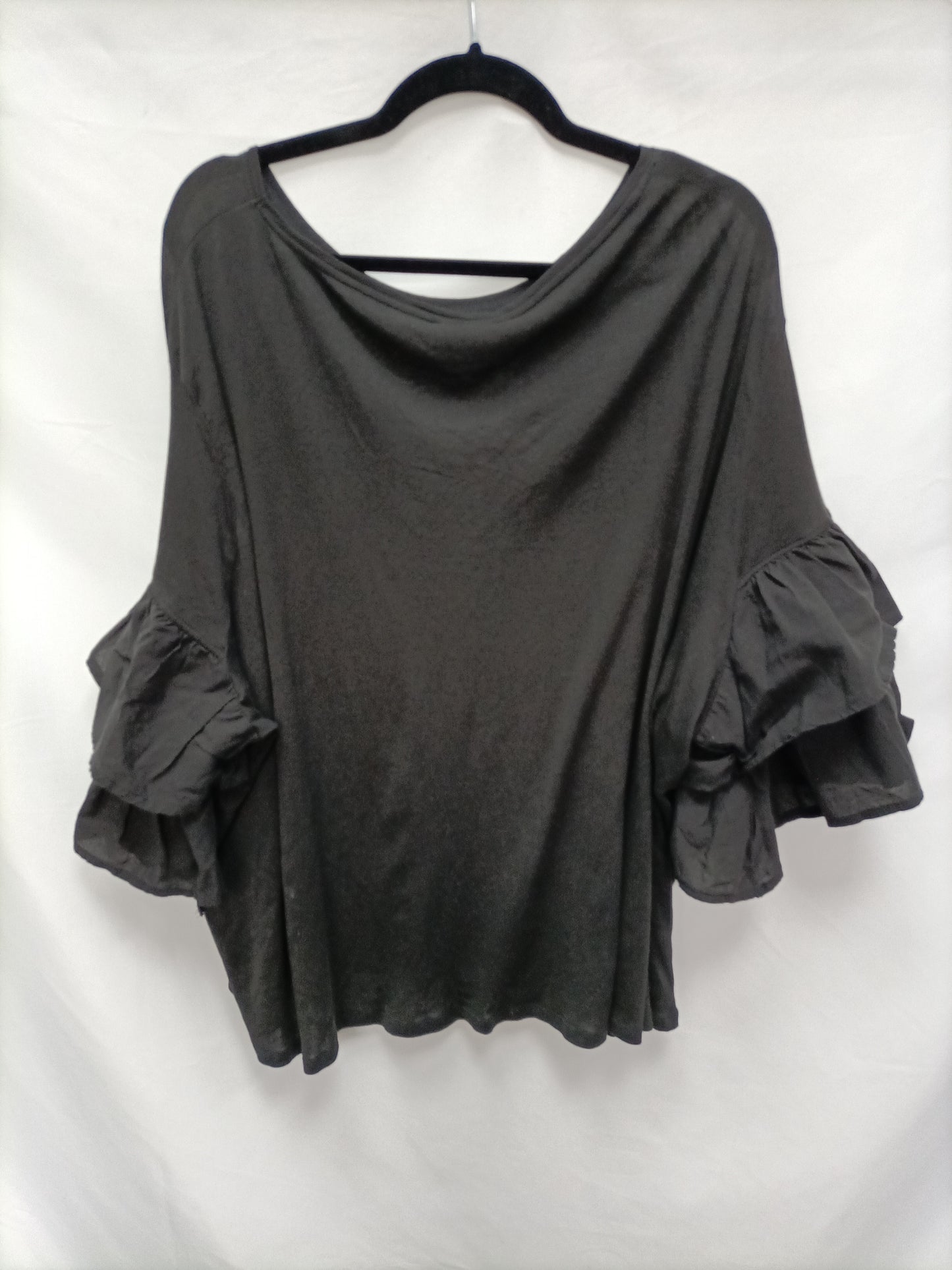 H&amp;M. Ruffle sleeve t-shirt S.4xl