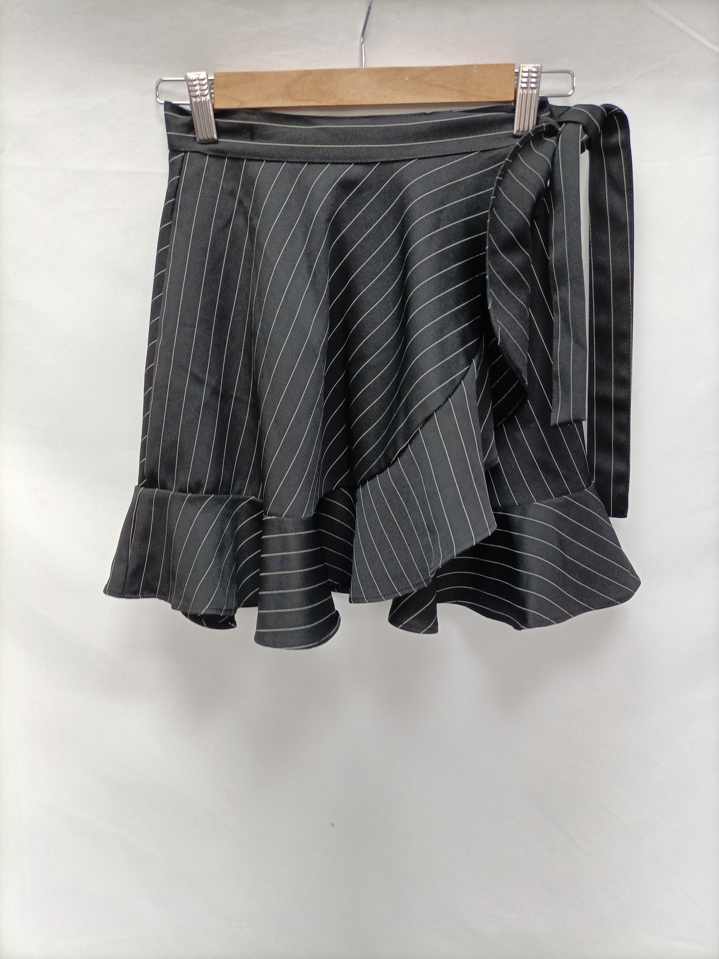 STOREST. Falda rayas volante T.32