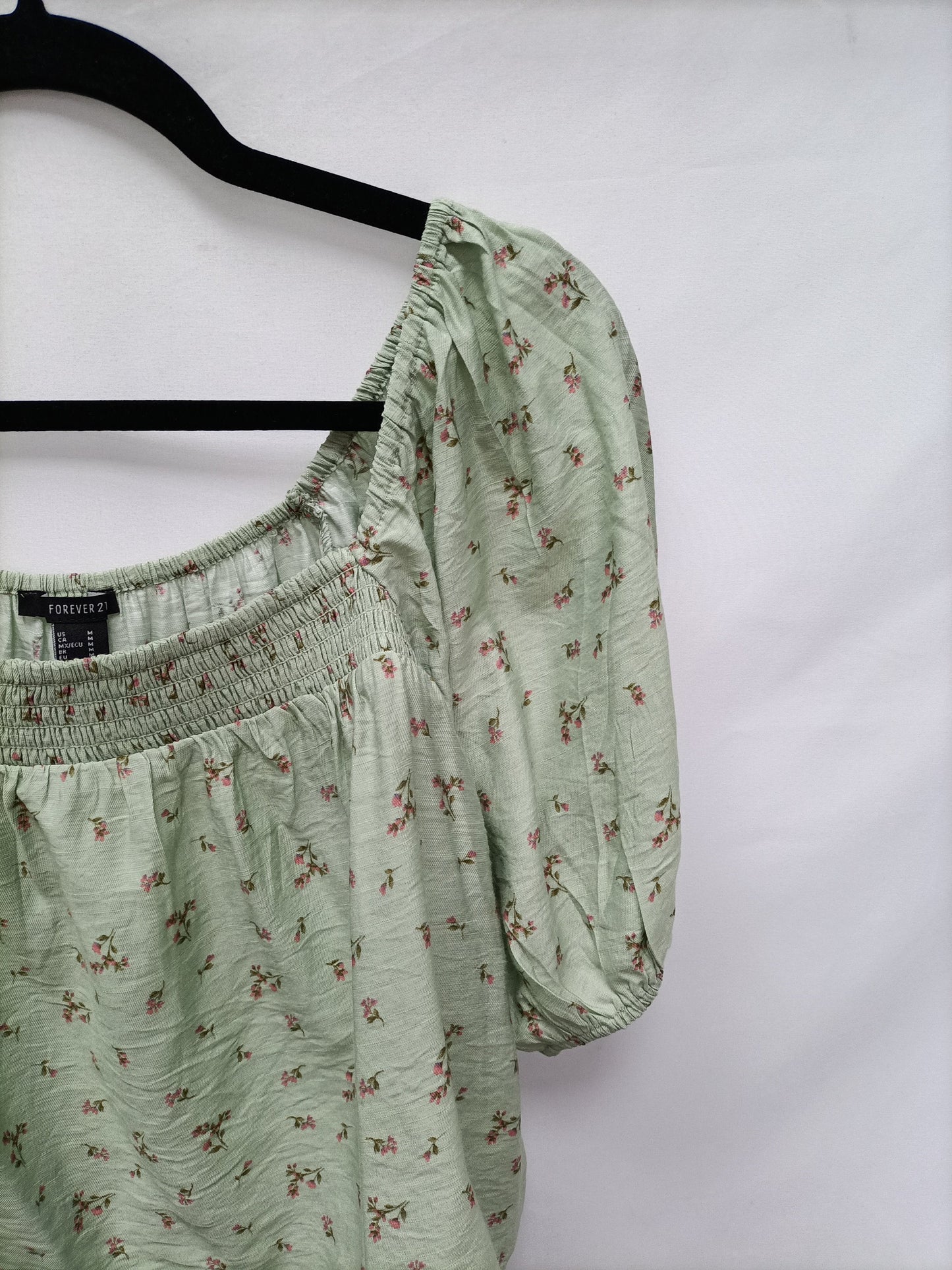 FOREVER21. Green Tm flower top